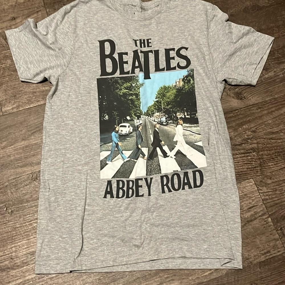 Brand new never worn basic t